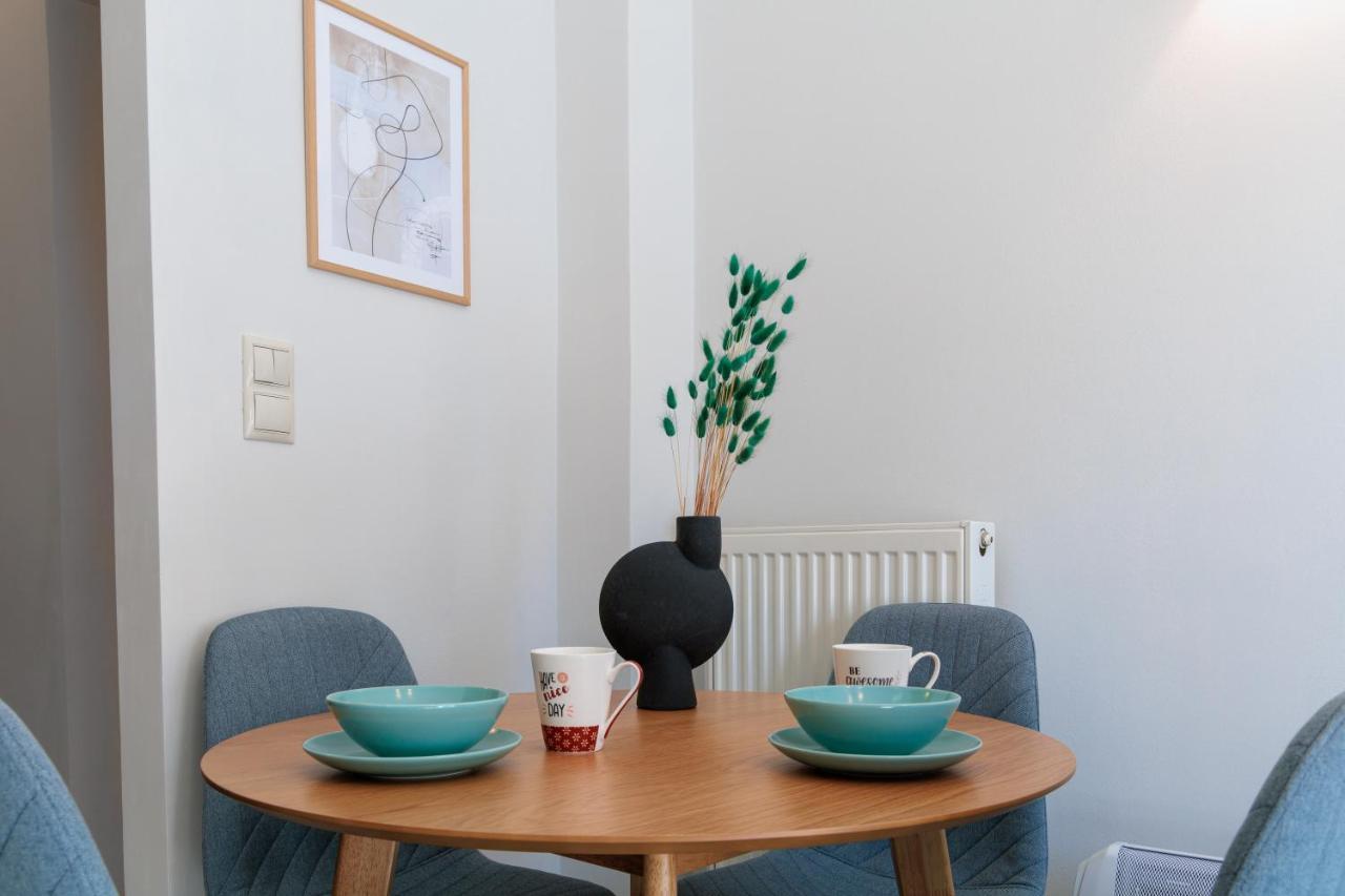 Sunny & Modern Apt For 3 Persons Athen Exterior foto